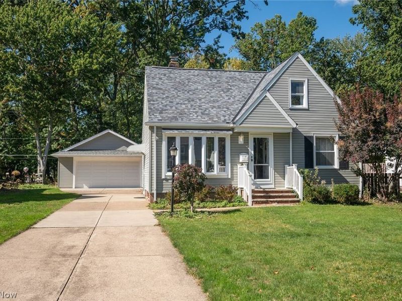 5252 Karen Isle Drive, Willoughby, OH 44094 Photo 1