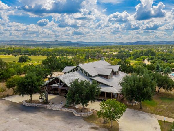3862 STATE HIGHWAY 16 N, Bandera, TX 78003