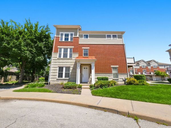 2112 S Crambourne Way , Unit 6-6, Arlington Heights, IL 60005