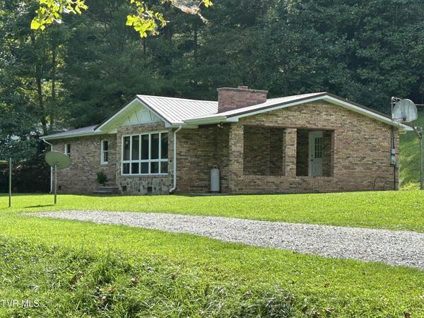2261 Skeetrock Road, Clintwood, VA 24228