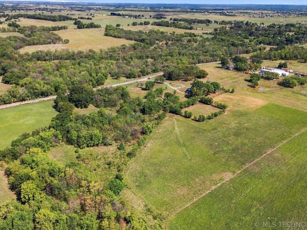 3 N Old Town Road , Wagoner, OK 74467