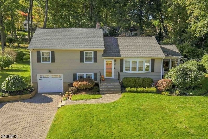 27 Salem Dr, Hanover, NJ 07981 Main Photo
