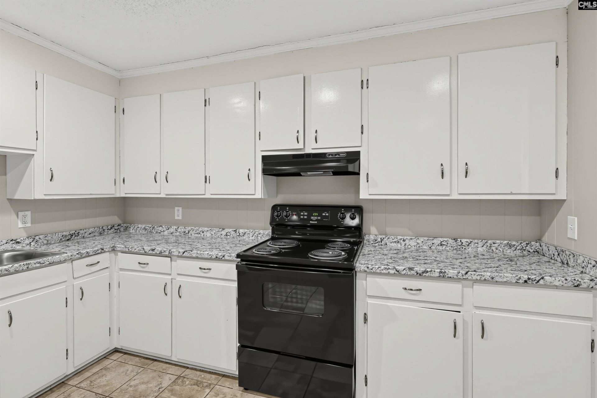525 Scarsdale Drive  Photo 14