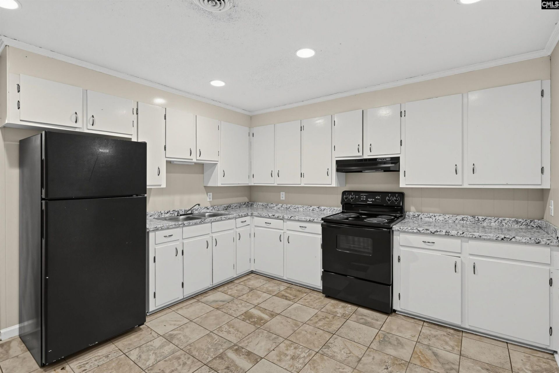 525 Scarsdale Drive  Photo 16