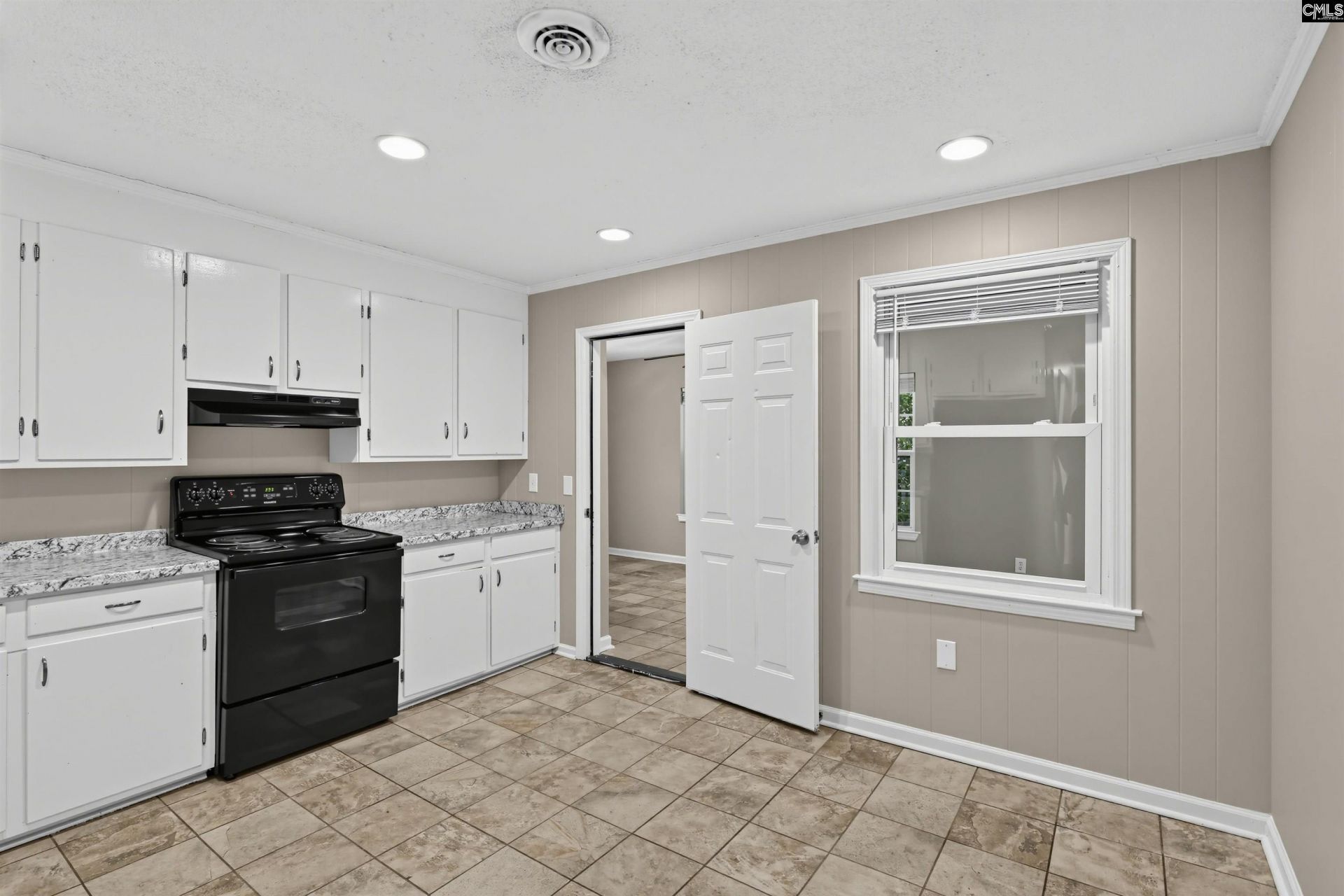 525 Scarsdale Drive  Photo 17