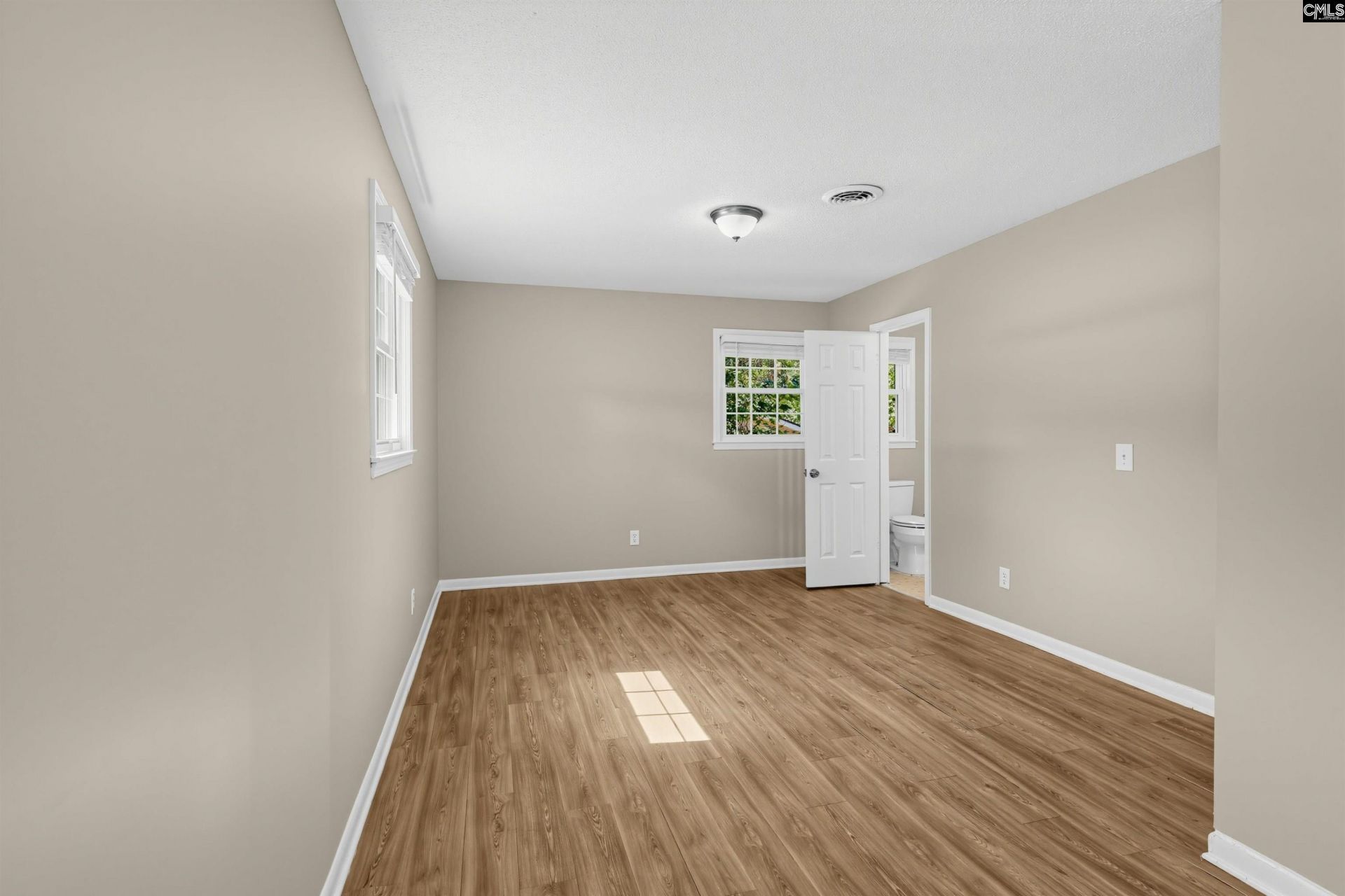 525 Scarsdale Drive  Photo 20