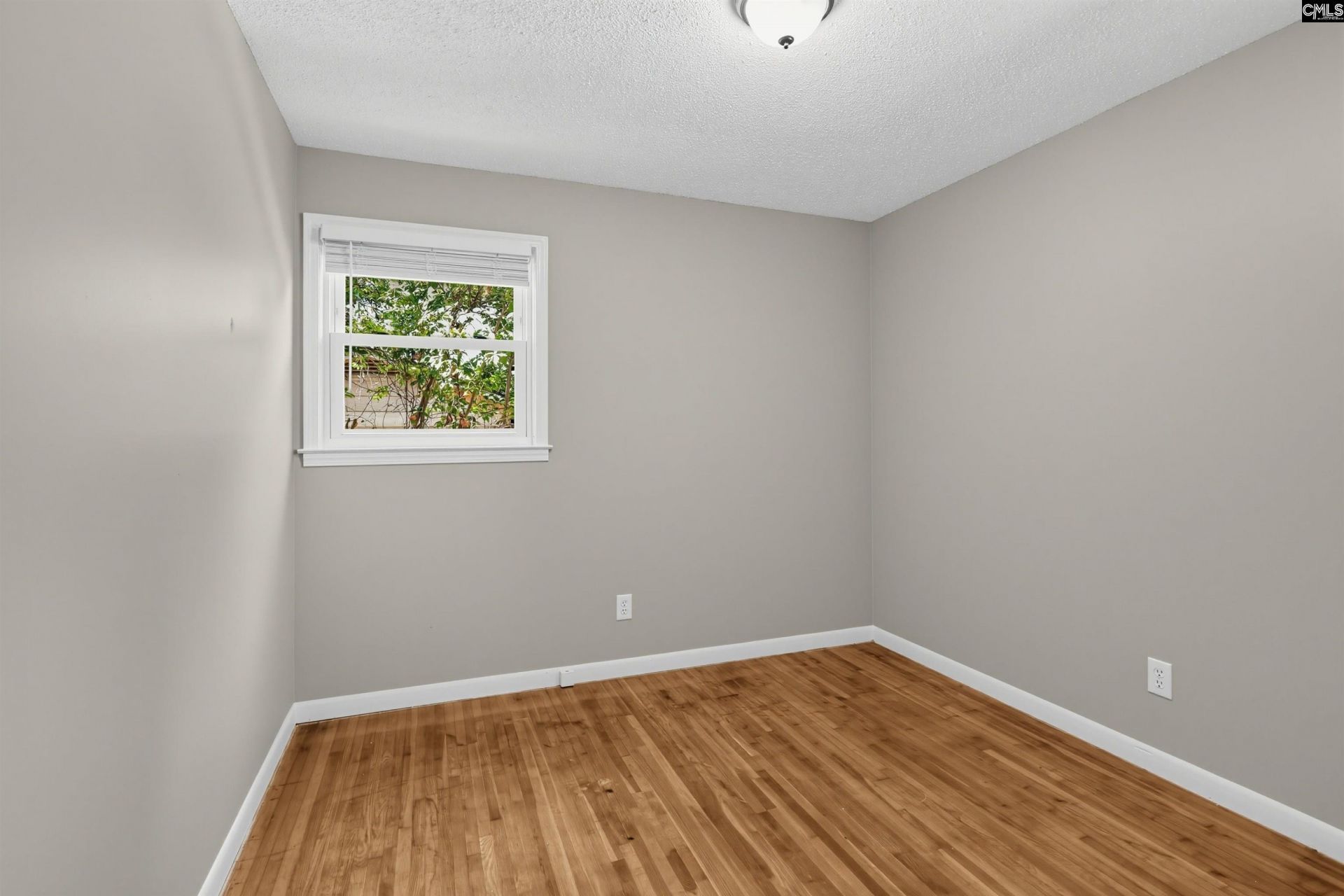 525 Scarsdale Drive  Photo 22