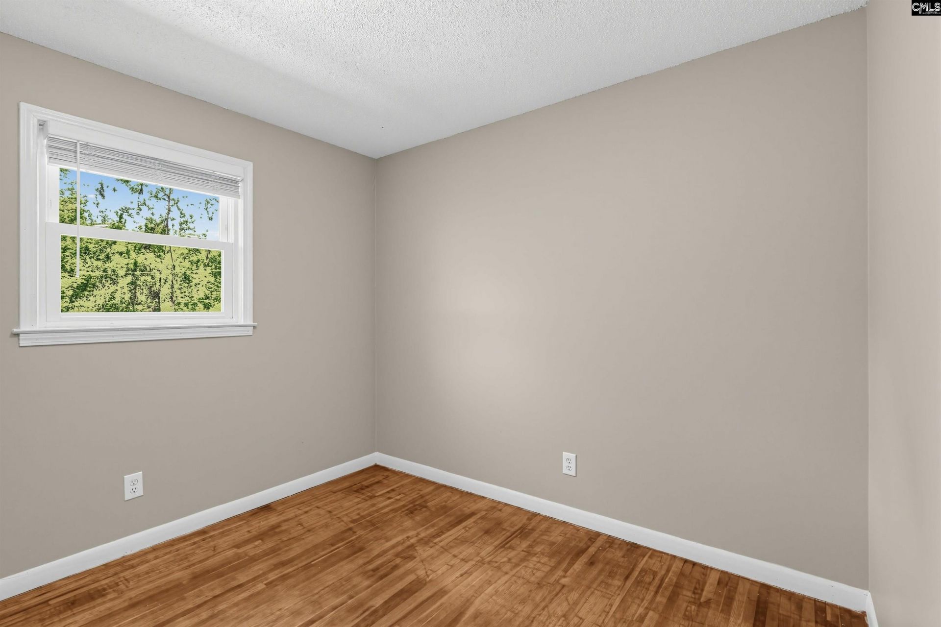 525 Scarsdale Drive  Photo 24