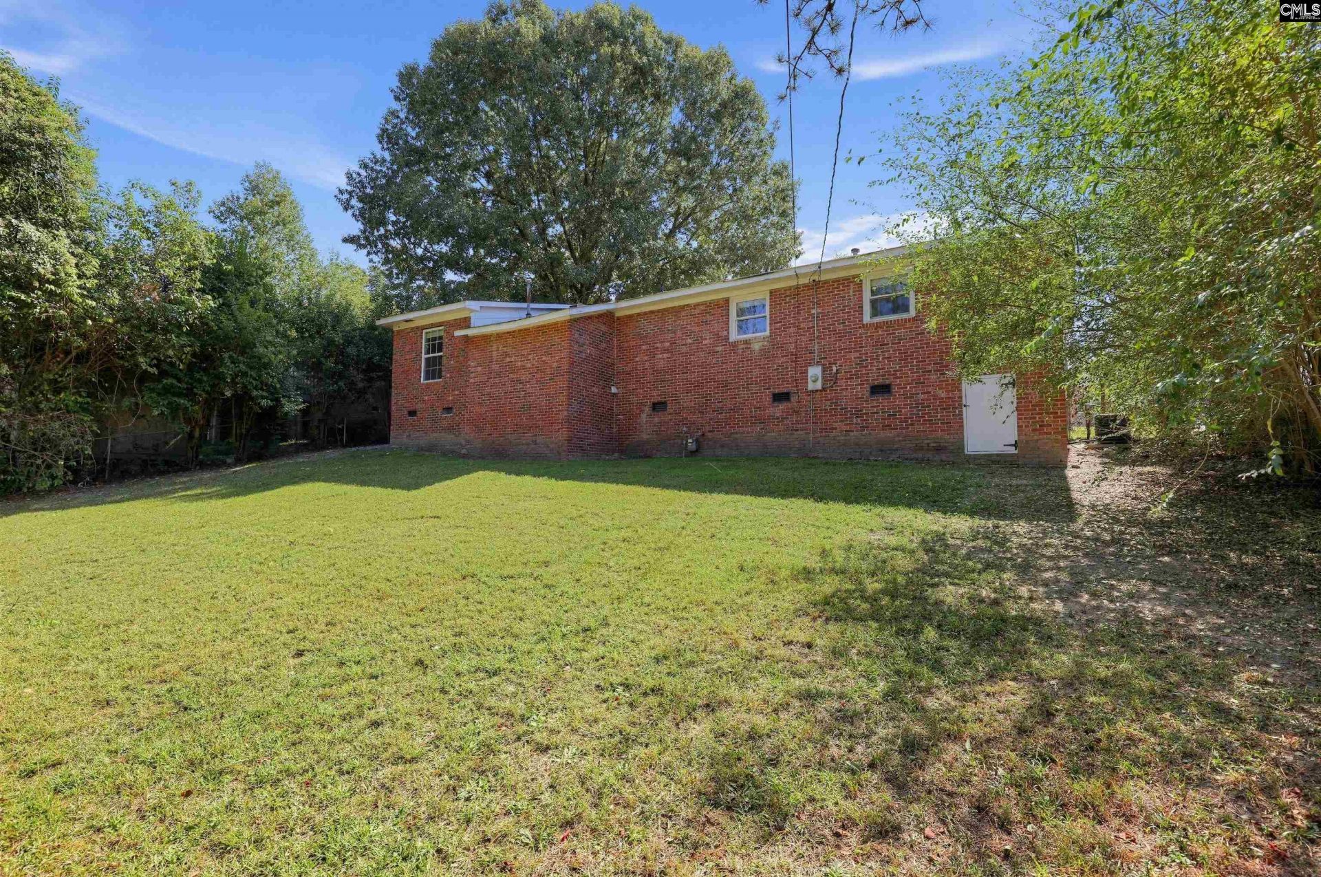 525 Scarsdale Drive  Photo 4