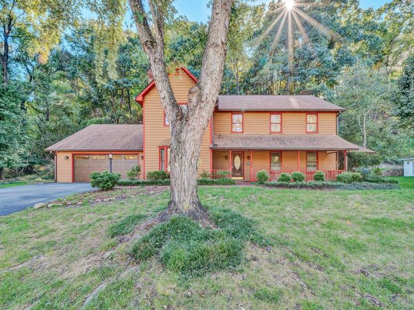 5864 Lakemont DR , Roanoke, VA 24018