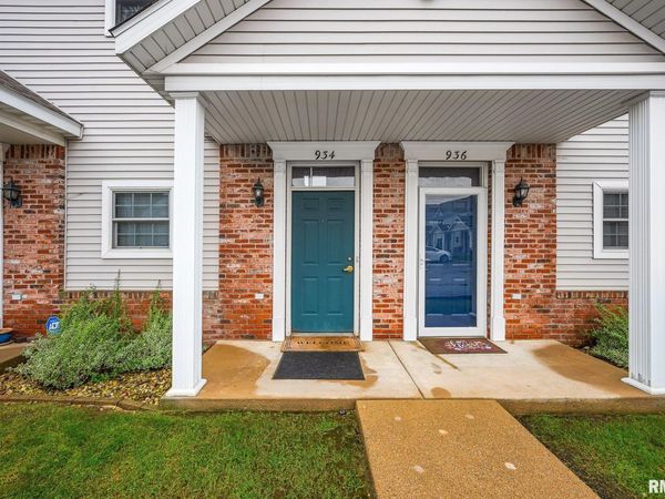 934 W TRAILCREEK Drive, Peoria, IL 61614
