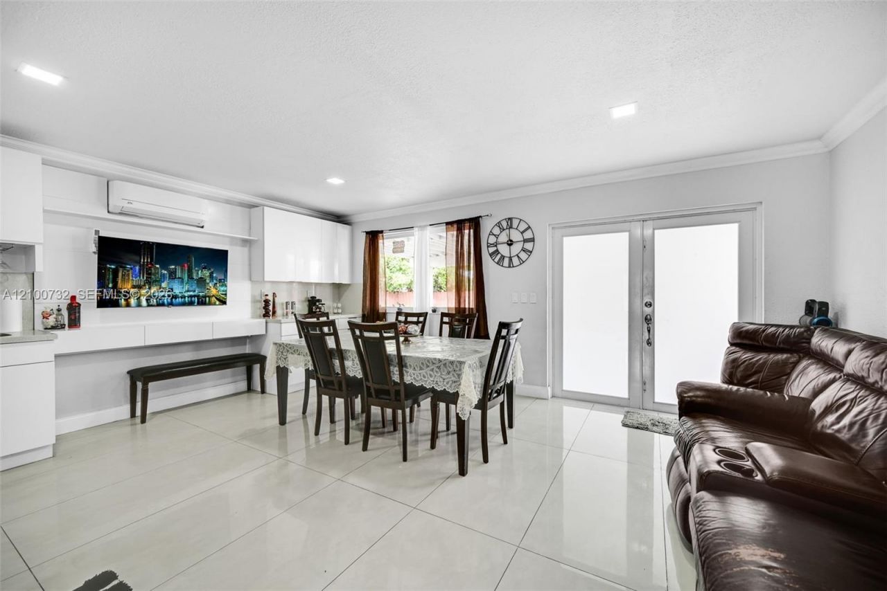 1271 W 79th St , Hialeah, FL 33014 Photo