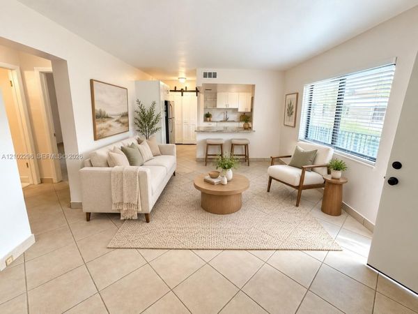 3242 Mary St , Unit S316, Miami, FL 33133