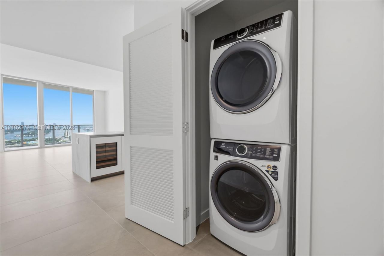 1400 Biscayne Blvd , Unit 3803, Miami, FL 33132 Photo