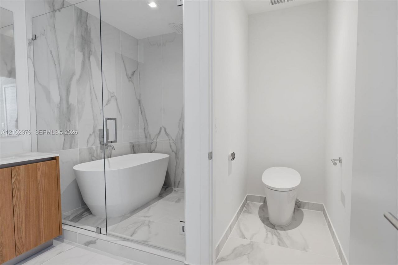 1400 Biscayne Blvd , Unit 3803, Miami, FL 33132 Photo