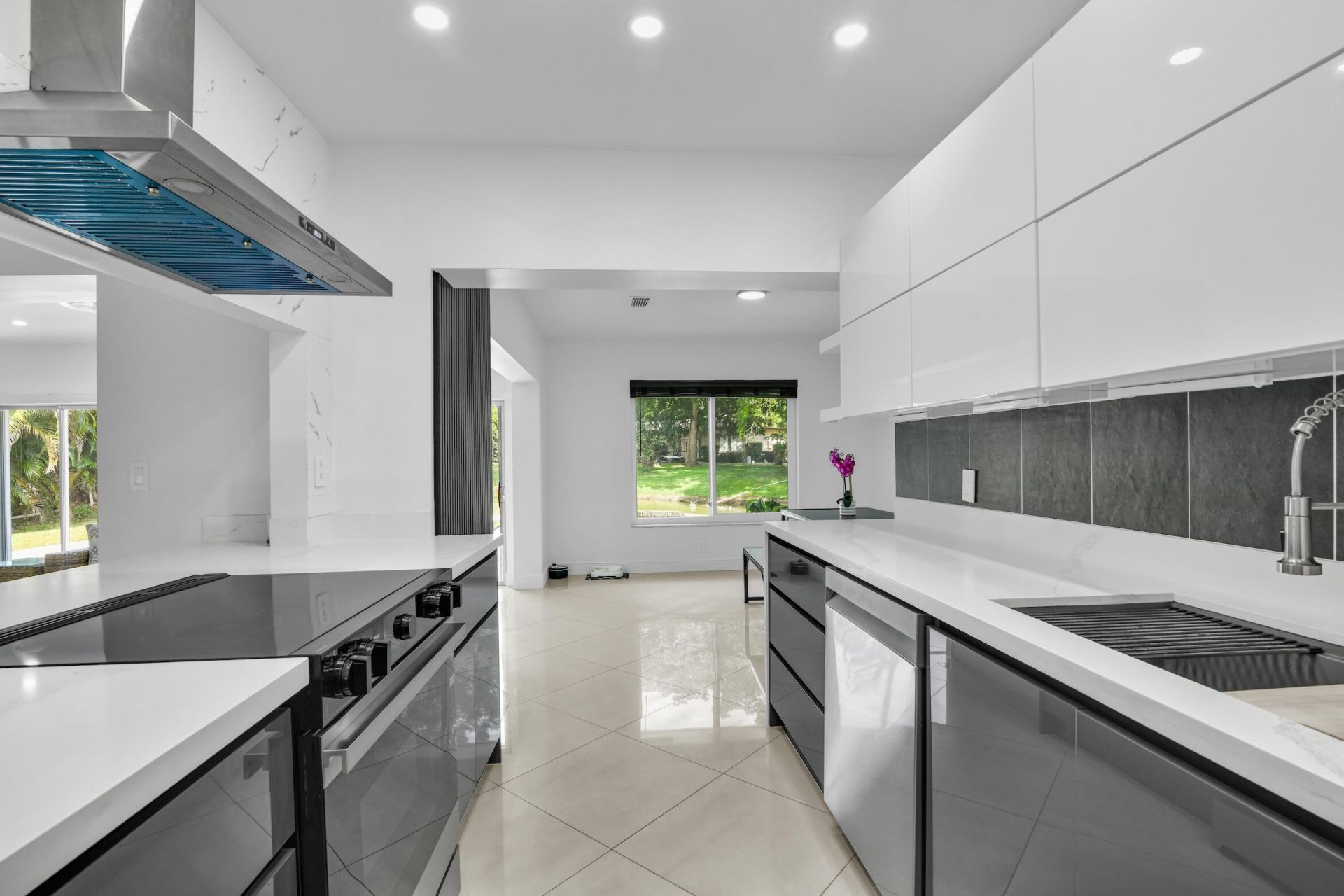 5707 White Hickory Circle, Tamarac, FL 33319 Photo
