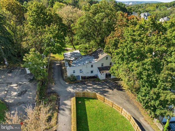 634 RIDGE PIKE, LAFAYETTE HILL, PA 19444