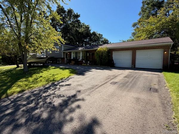 4039 Clifton Ridge, Highland Township, Mi 48357