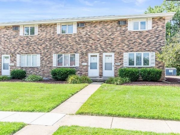 110 Town Crest Drive , Unit E, New Lenox, IL 60451