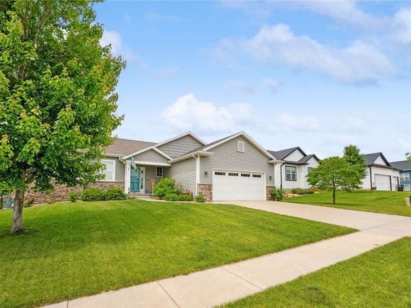 800 Bowhunter , Marion, IA 52302