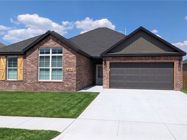 6802 Basswood Avenue, Bentonville, AR 72713