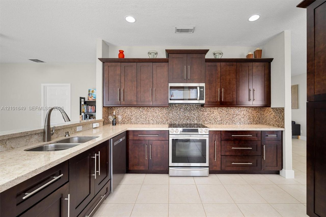 17426 NW 7th St , Pembroke Pines, FL 33029 Photo