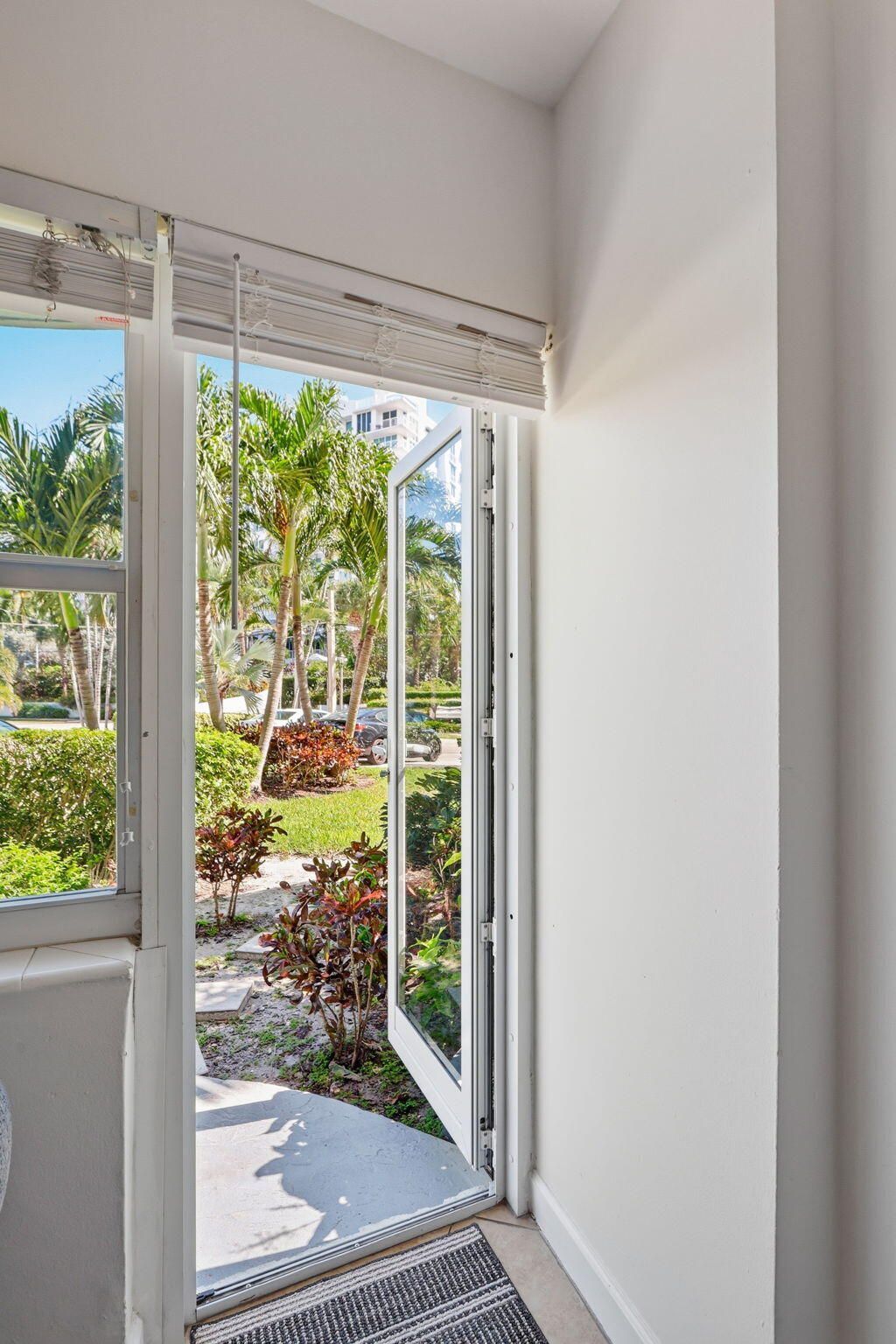 3250 NE 28th Street, Unit 104, Fort Lauderdale, FL 33308 Photo