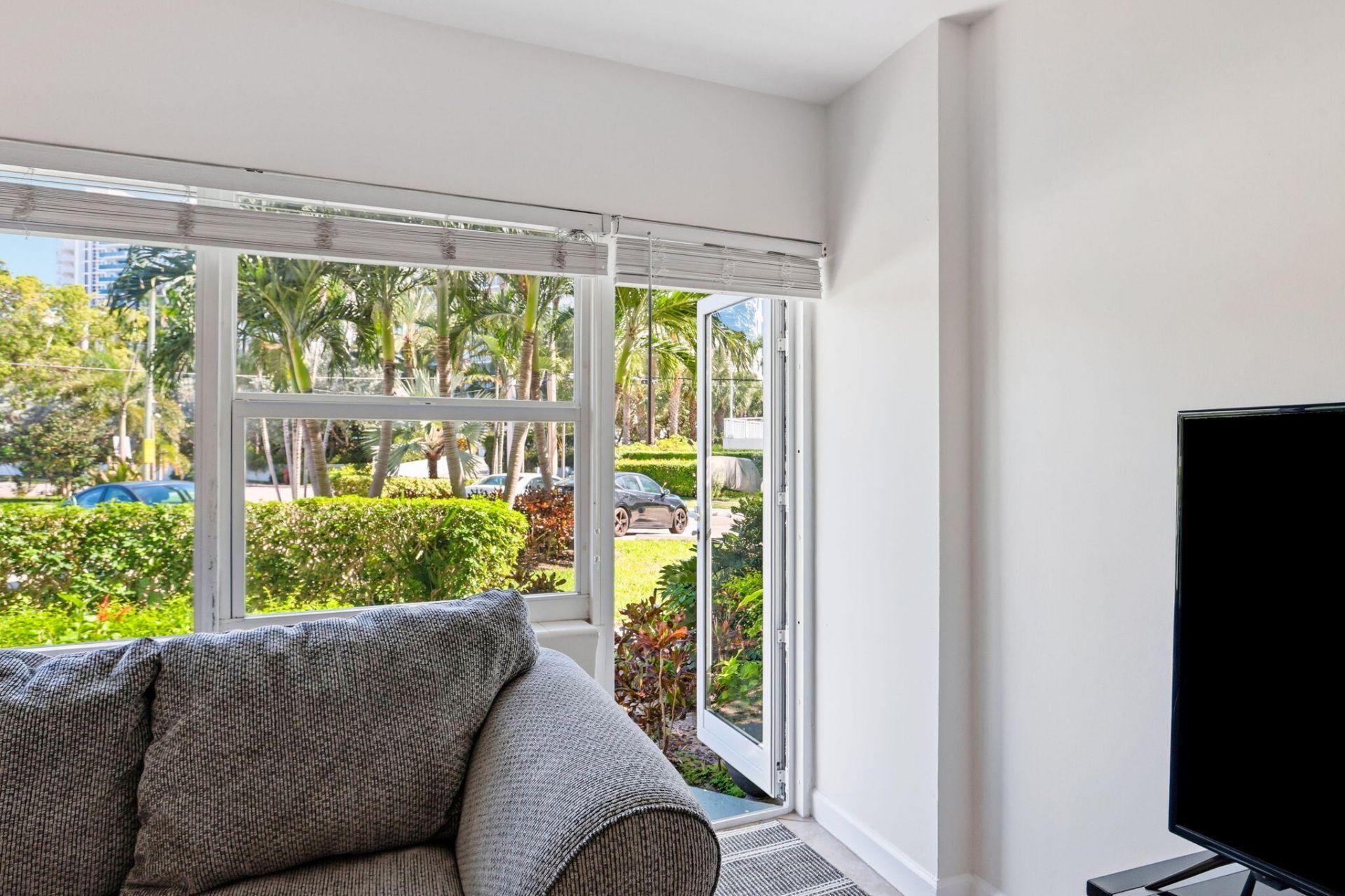 3250 NE 28th Street, Unit 104, Fort Lauderdale, FL 33308 Photo