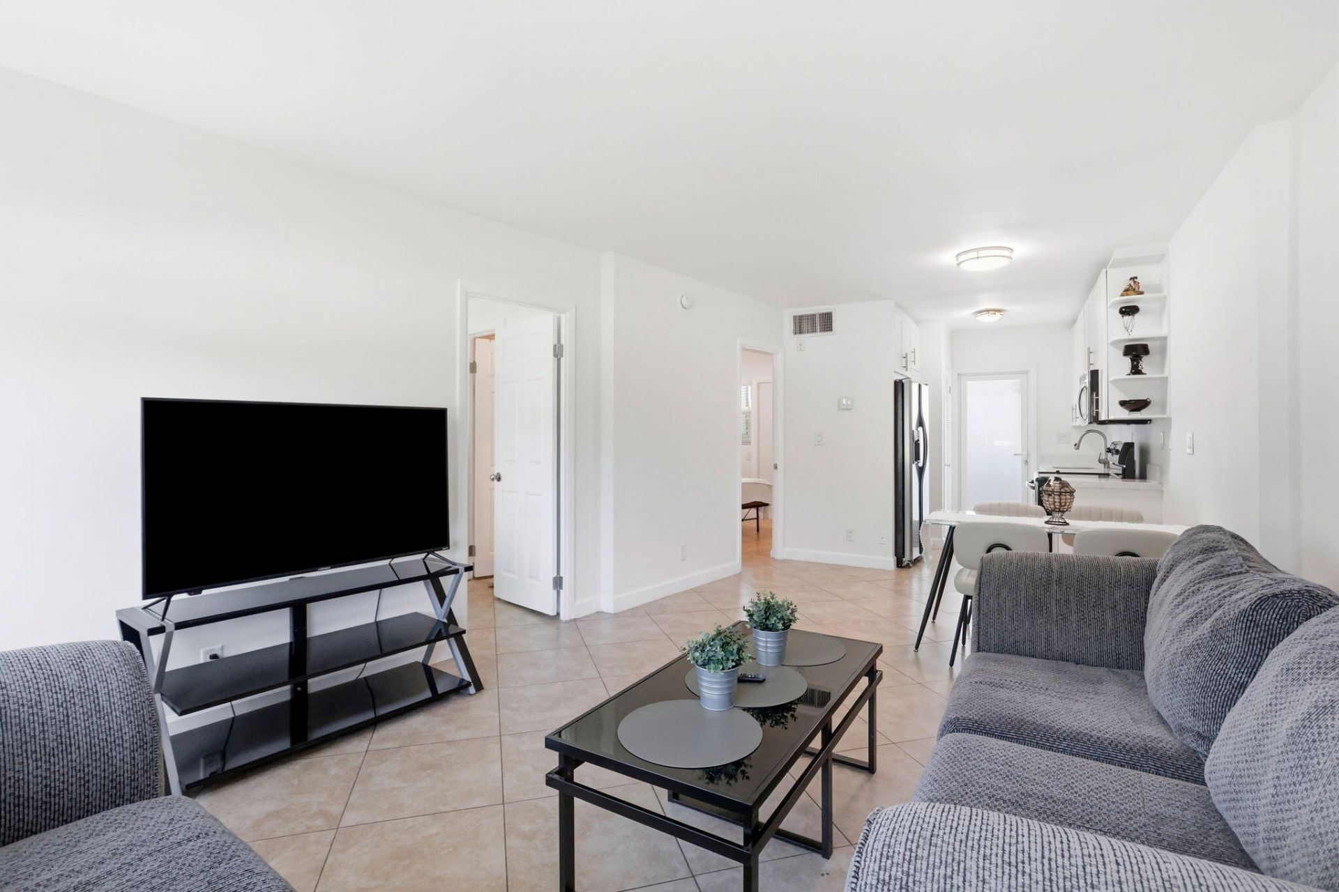 3250 NE 28th Street, Unit 104, Fort Lauderdale, FL 33308 Photo