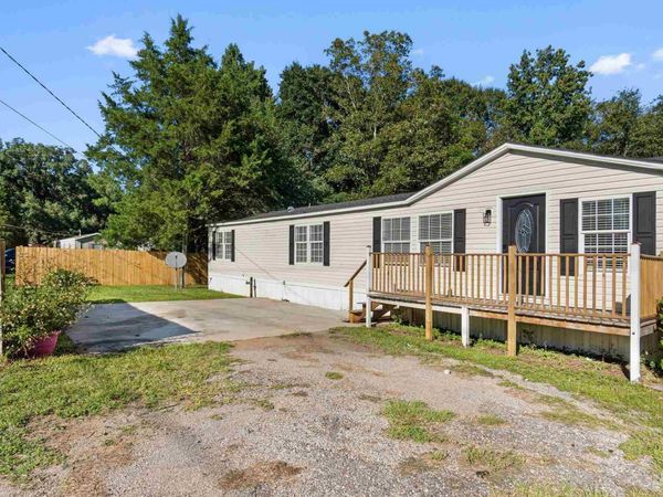 7110 Eastgate Rd, Milton, FL 32570