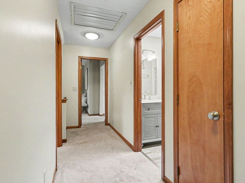 215 Ashley Court, Columbus, OH 43230 Photo 26