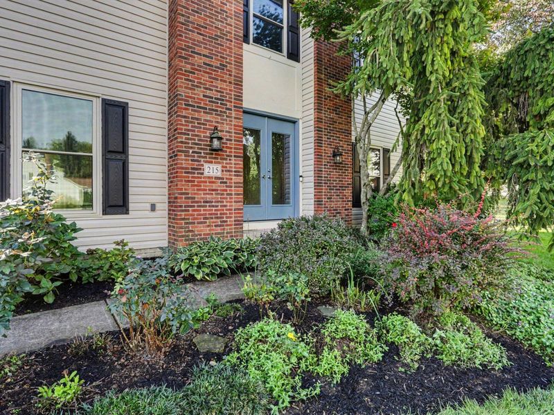 215 Ashley Court, Columbus, OH 43230 Photo 4