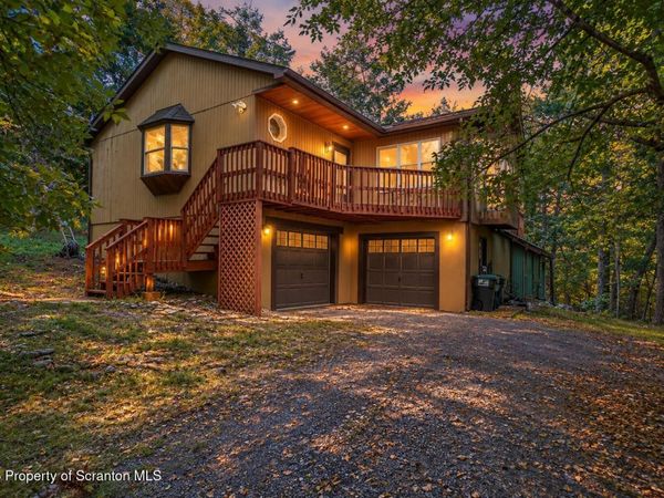 3132 Bear Road , Bushkill, PA 18324