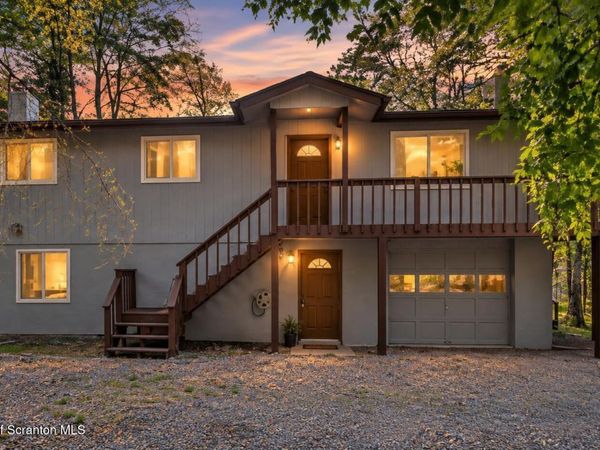 19 Conservancy Court , Gouldsboro, PA 18424