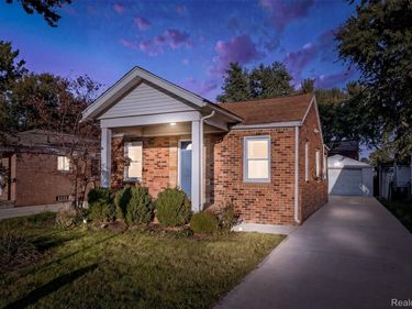 23020 Albion Avenue, Farmington Hills, Mi 48336