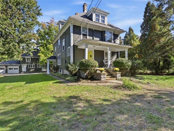 94 S Forest Road, Buffalo, NY 14221