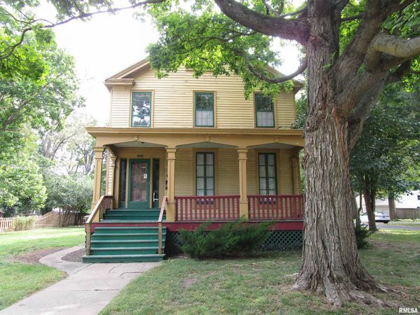 1005 GROVE Street, Jacksonville, IL 62650