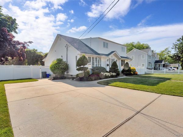 90 East 7th Street , Deer Park, NY 11729