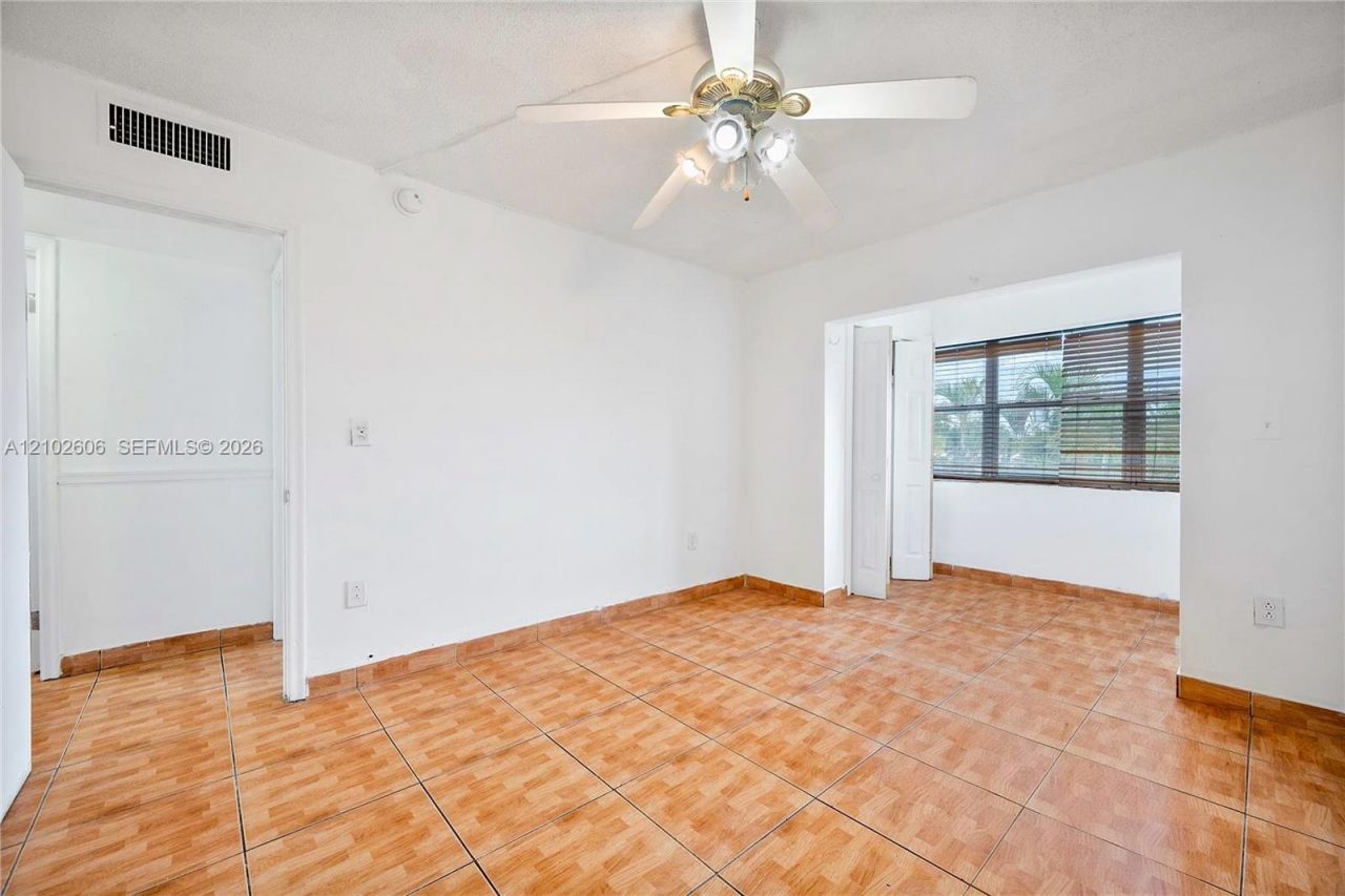 65 NE 202nd Ter, Unit Q27, Miami Gardens, FL 33179 Photo