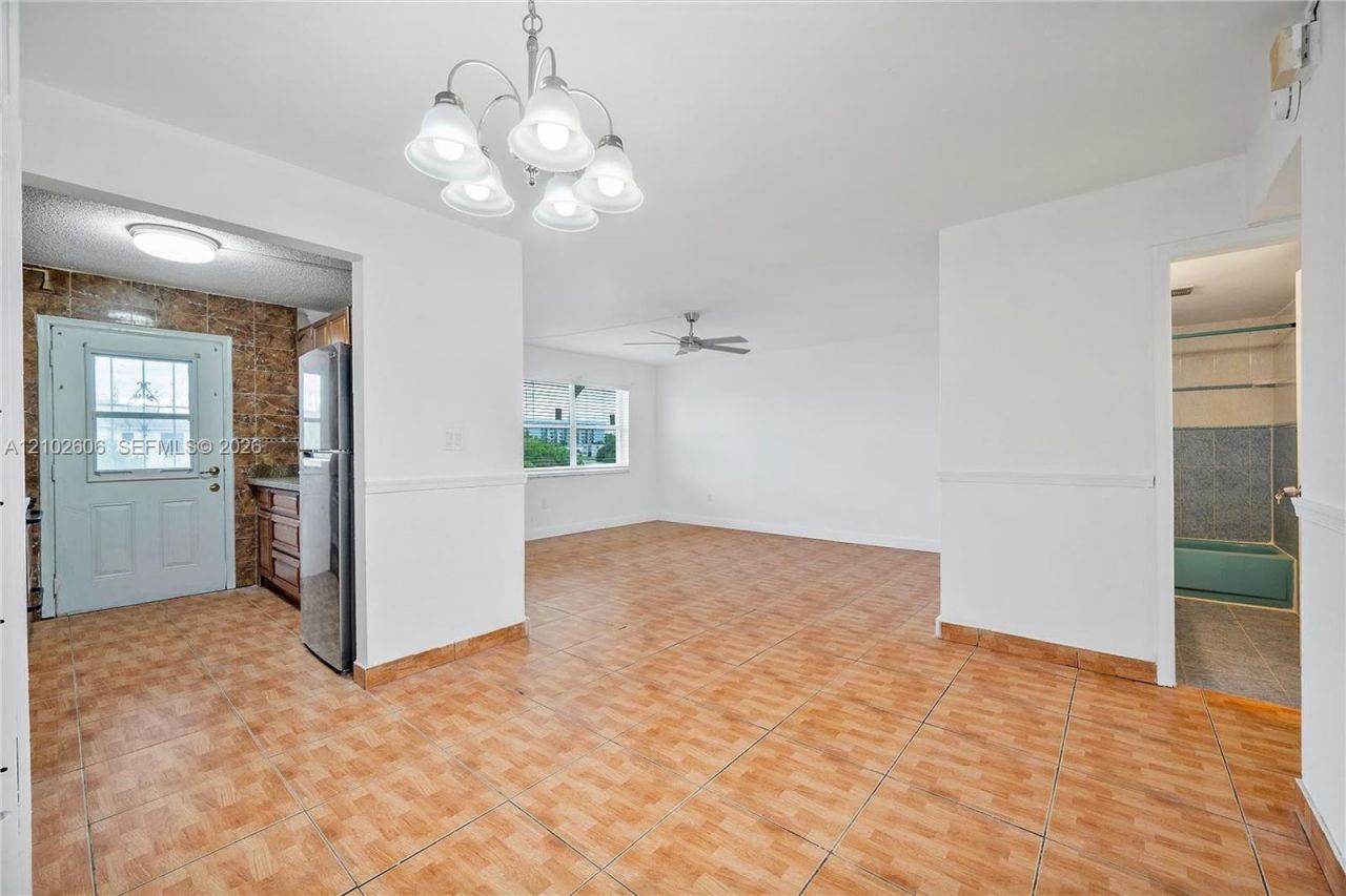 65 NE 202nd Ter, Unit Q27, Miami Gardens, FL 33179 Photo