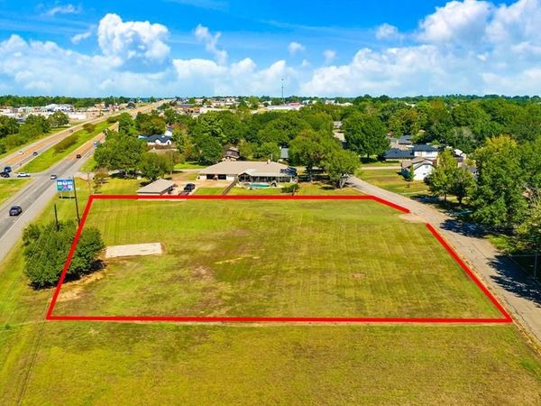 800 38th Street, Paris, TX 75462