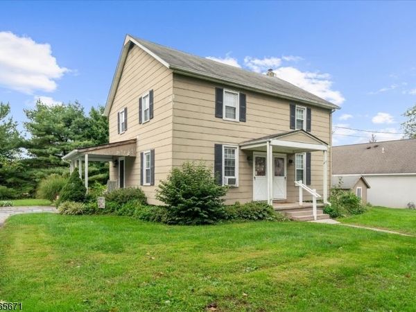 9 Hoffman Rd, Clinton, NJ 08833
