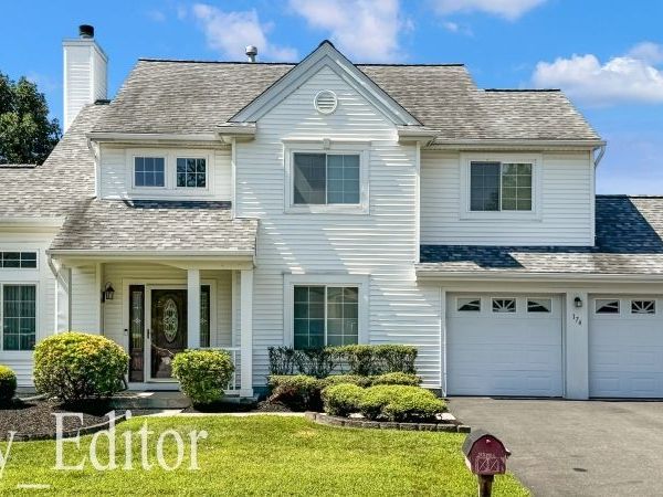 174 Buttonwood Dr, Piscataway, NJ 08854