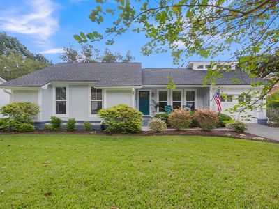 1110 Calm Water Court, Mount Pleasant, SC 29464