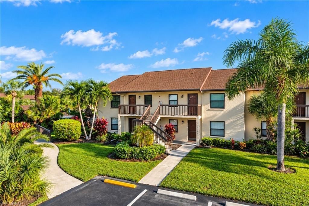 9290 Lake Park Dr , Unit 201, Fort Myers, FL 33919 Photo