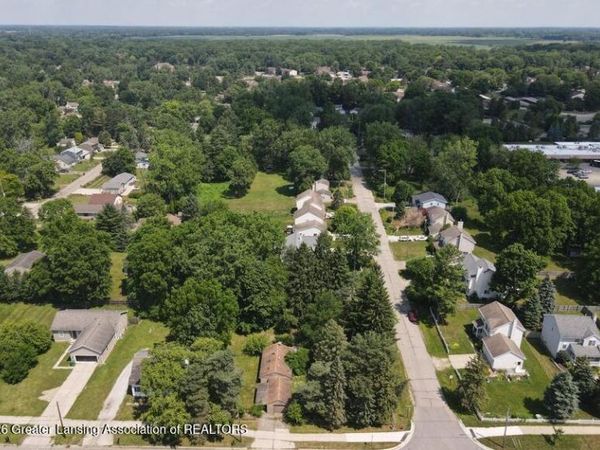3072 E Lake Lansing Road, East Lansing, MI 48823