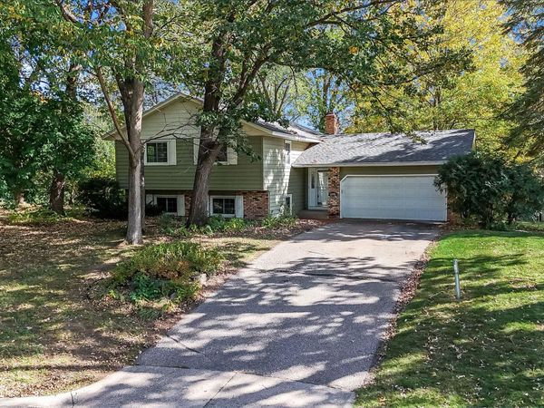 13205 W Manor Boulevard, Burnsville, MN 55337
