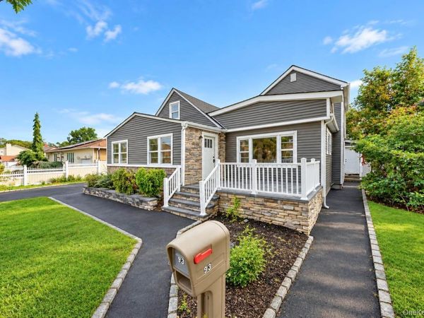 93 Vermont Avenue , West Babylon, NY 11704