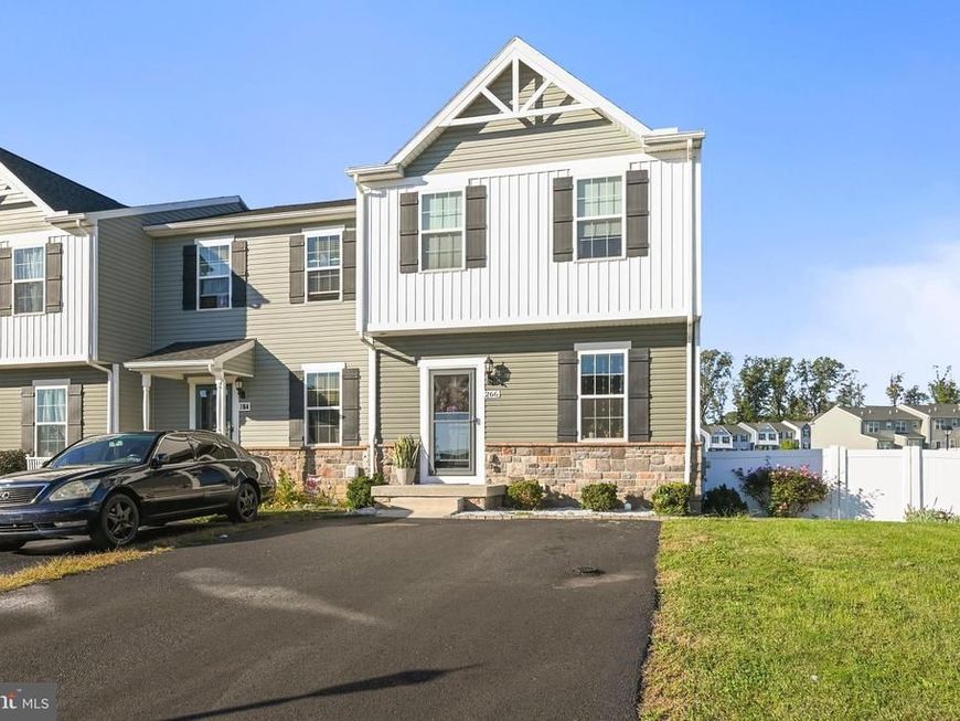 266 Homestead Drive, Hanover, PA 17331 Main Photo