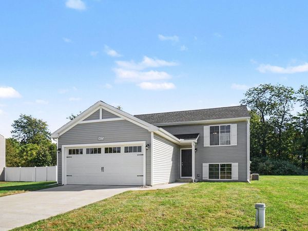 58575 Pond View Lane, Three Rivers, MI 49093